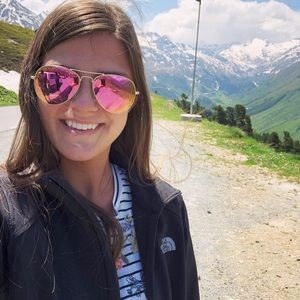 Meet your Posher, Haley